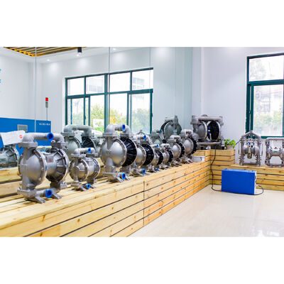 Bomba neumática de diafragma de acero inoxidable 304 de 1 1/2" con presión máxima de 120 psi y flujo máximo de 90 gpm para tratamiento de aguas residuales